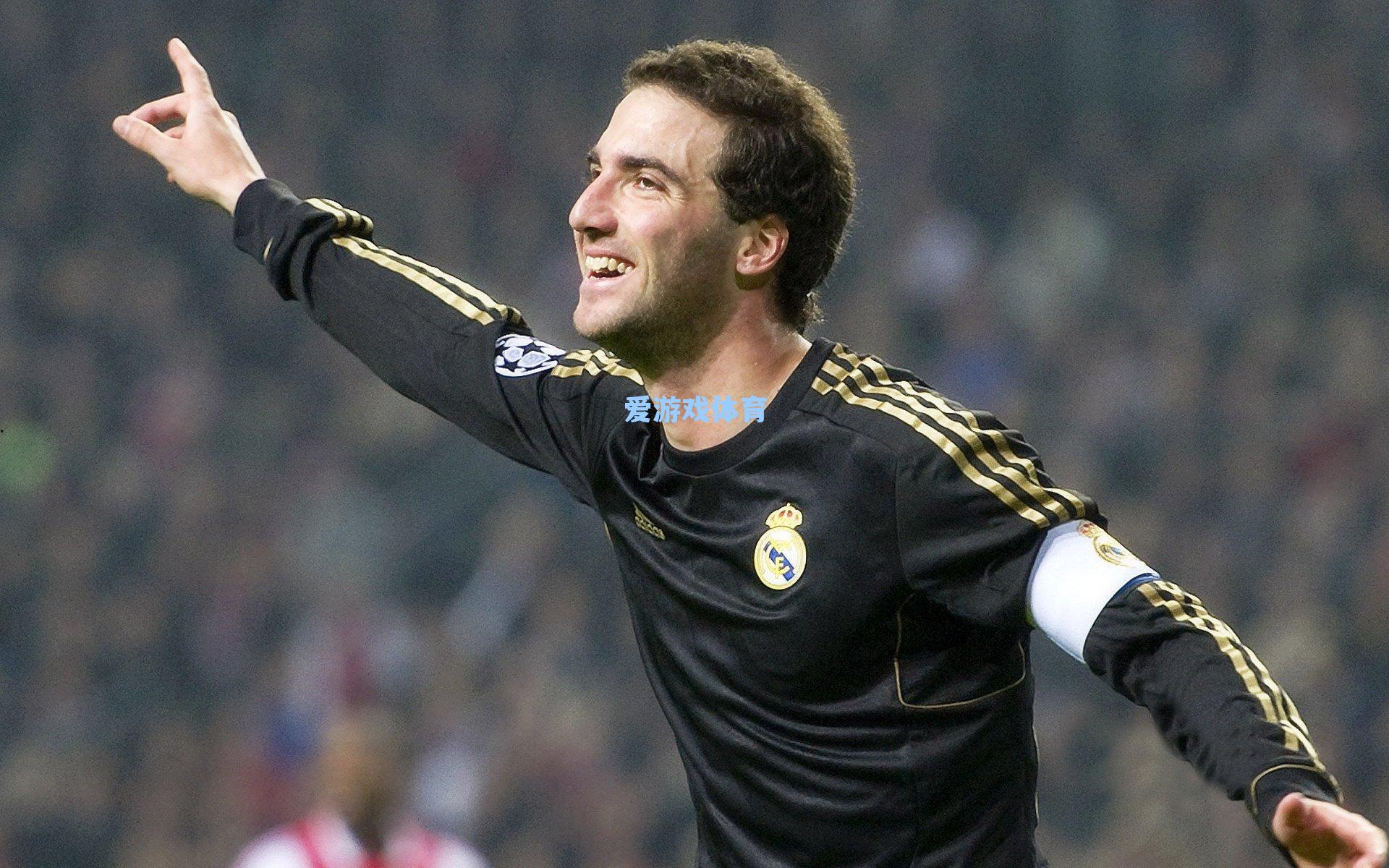 拉什福德盛赞亚马尔,新星影响力堪比大罗,巴萨全冠王梦想照进现实