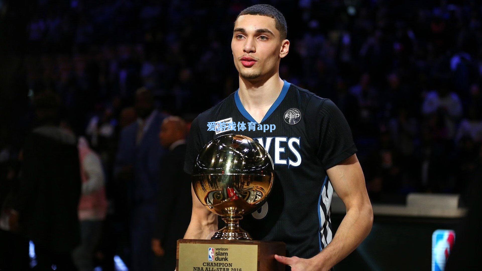 仅仅是比肩而已？英超新老三冠王成就相似观感不同